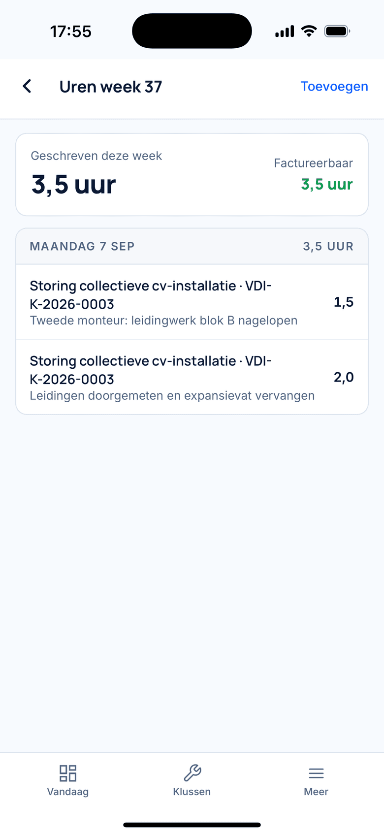 Urenoverzicht van de week met de geschreven uren per dag